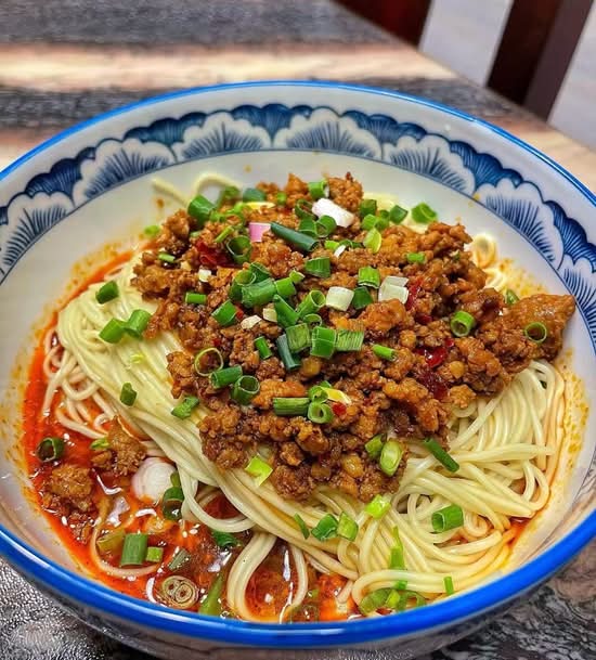 Savory Pork Sauce Noodles/成都干拌杂酱面